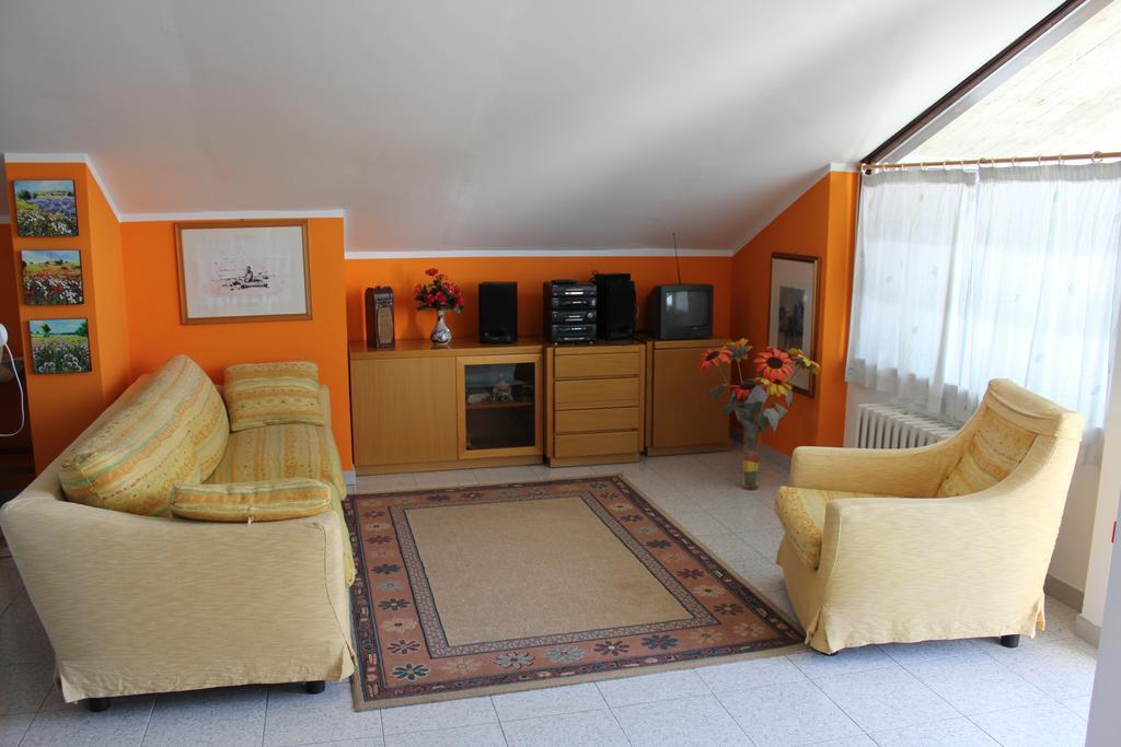 Anna Rita B&B Moie Bagian luar foto